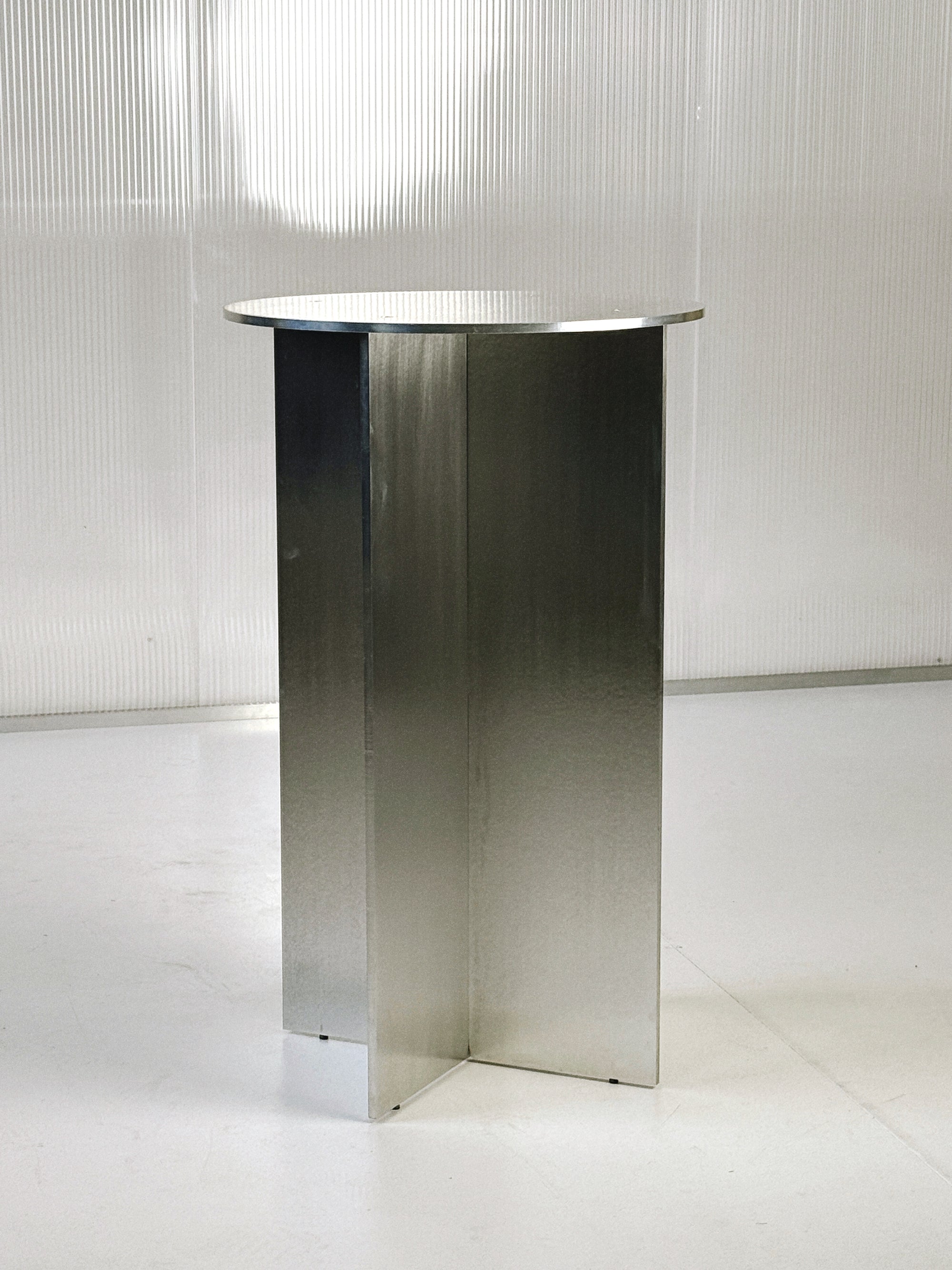 Aluminium Postmodern Pedestal Table