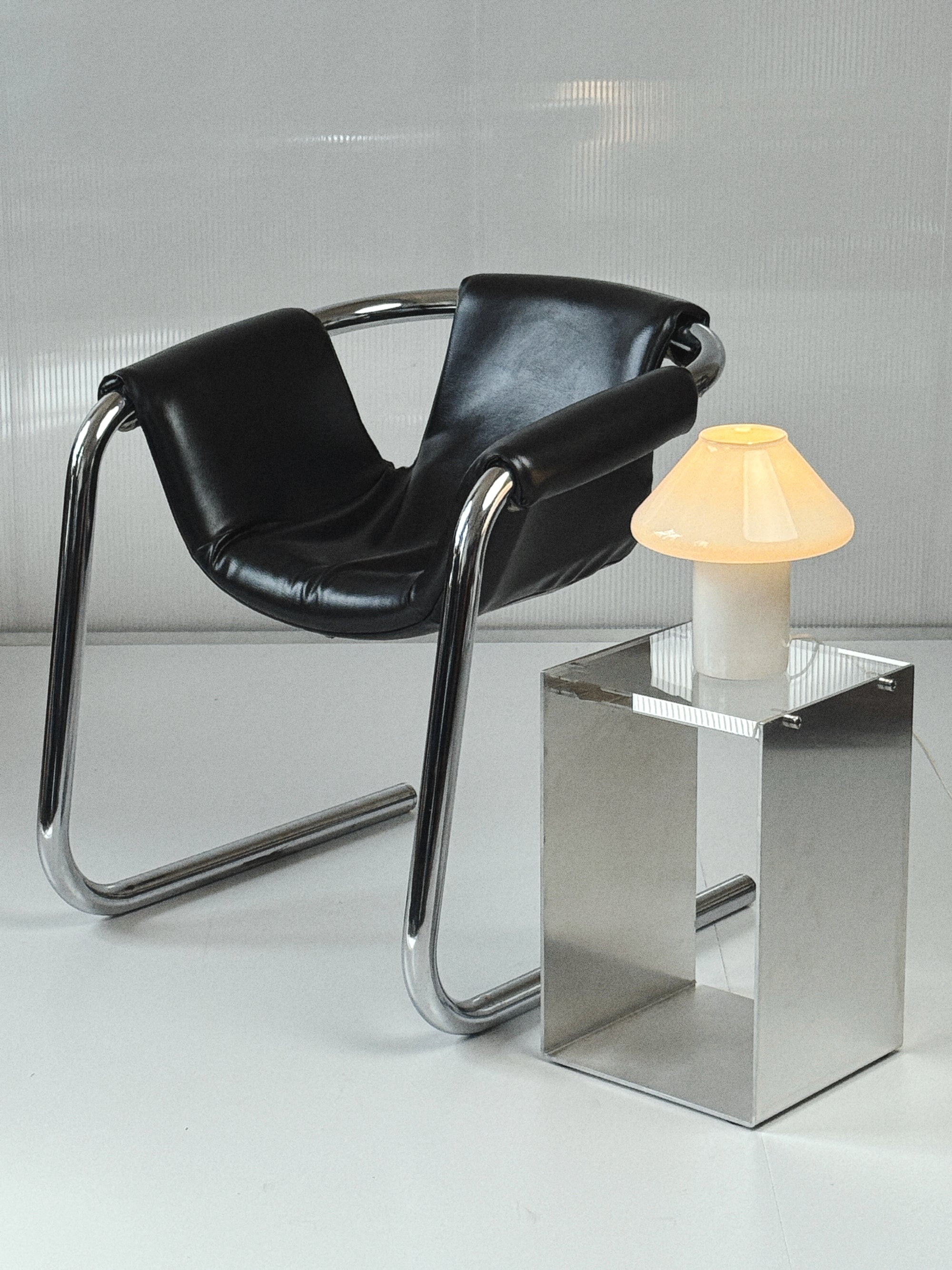 Arkana ‘Orbita’ Leather Sling Chair
